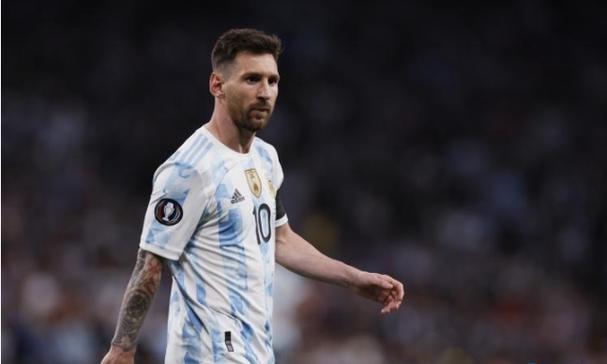 6万球迷见证！苏超联赛冠军诞生：泰州点球4-3击败南通，一黑到底